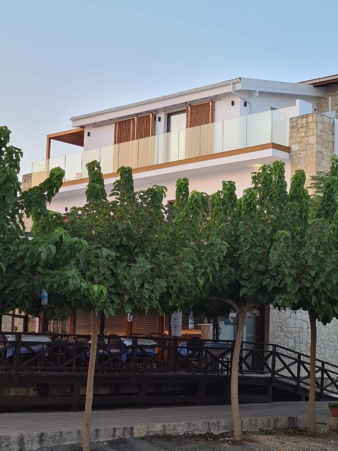 Y & P Latchi Hotel المظهر الخارجي الصورة